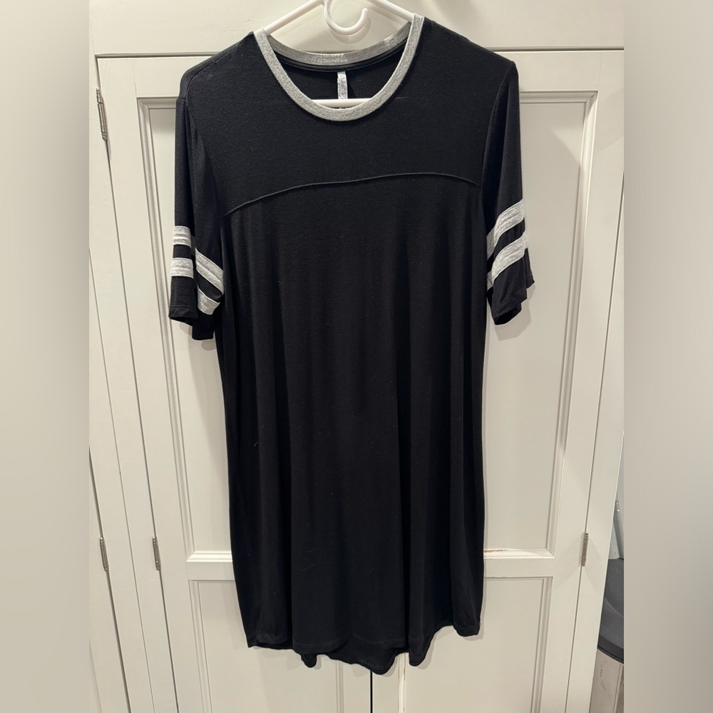 Black and Gray Casual T-Shirt Dress